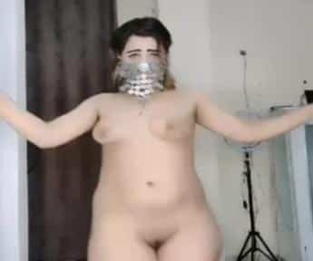 سكس فلاحى لبوة بتقلع وترقص عريانة عشان تشعلل النيك