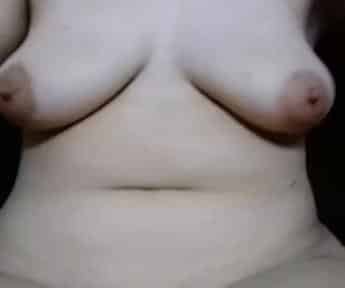 سكس مصري فلاحين قشطة مصرية بتلعب في كسها وبزازها وهي هايجة